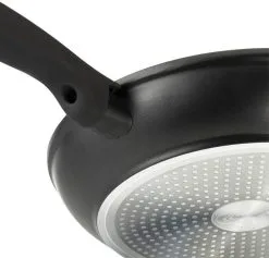 Zyliss Geschmiedete Aluminium-Pfanne, Antihaftbeschichtung,20 Cm 16 Zyliss Geschmiedete Aluminium-Pfanne, Antihaftbeschichtung,20 Cm -Küchenorganisation Verkäufe 220 E980063U E980064U E980065U E980107U Lifestyle Handle