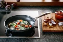 Le Creuset Pfanne 3-ply PLUS Flach Antihaft -Küchenorganisation Verkäufe 3 ply PLUS 5 l