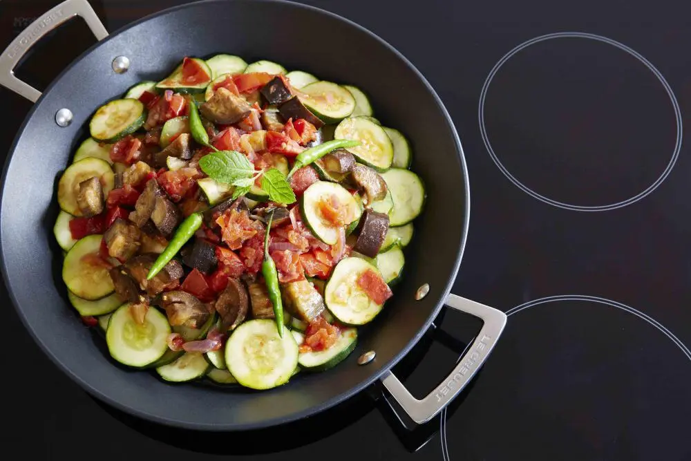 Le Creuset Aluminium-Antihaft-Paella-Pfanne 32 Cm 8 Le Creuset Aluminium-Antihaft-Paella-Pfanne 32 Cm – Bild 6