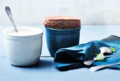 Emile Henry Töpfchen Nr. 8 In Feu Doux, 2er Set -Küchenorganisation Verkäufe EH 1008 Amb Ramequin Ramekin ChocolateSouffle2 H 2