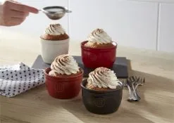 Emile Henry Töpfchen Nr. 10 In Ton, 2er Set -Küchenorganisation Verkäufe EH 1010 Amb Ramekin WhippedCream H 4