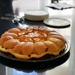 Emile Henry Tarte Tatin-Set In Fusain -Küchenorganisation Verkäufe EH 3699 Amb Tarte Tatin Set Apple Pineapple 5944 A